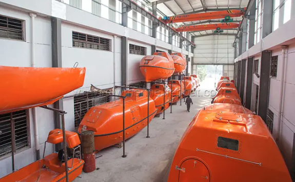 Аварийная спасательная лодка