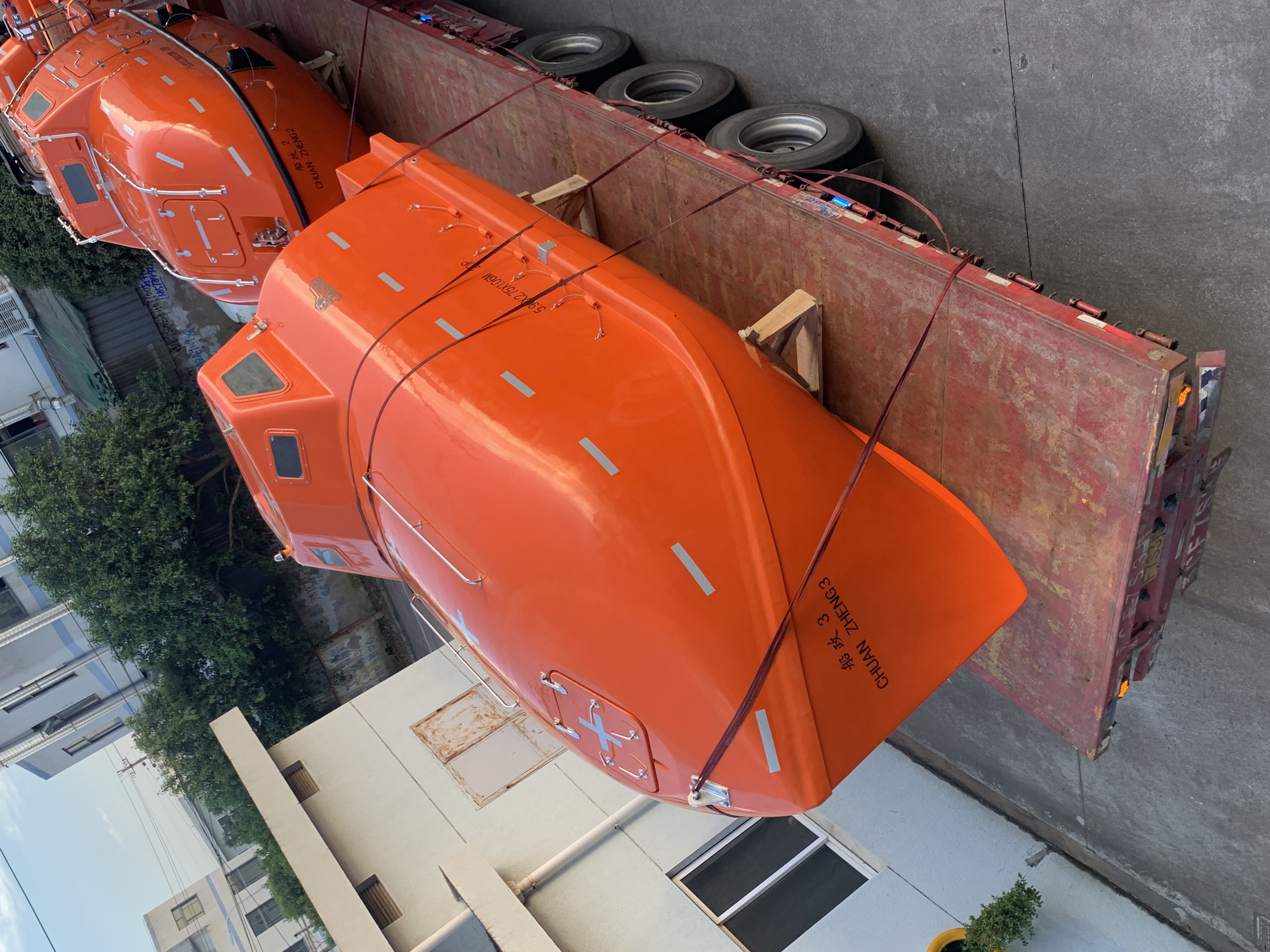 Free Fall Lifeboat-1