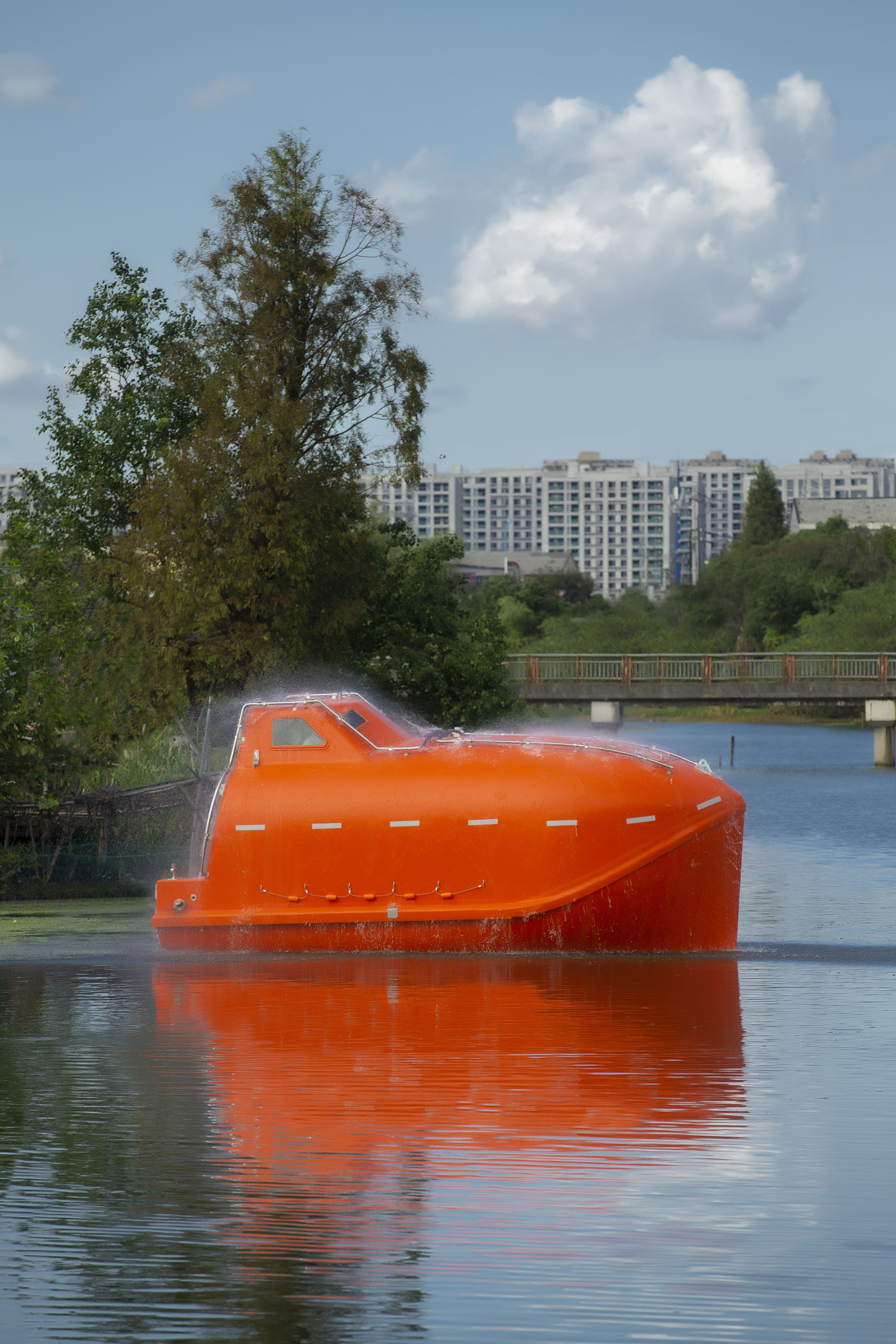 Бесплатная спасательная шлюпка