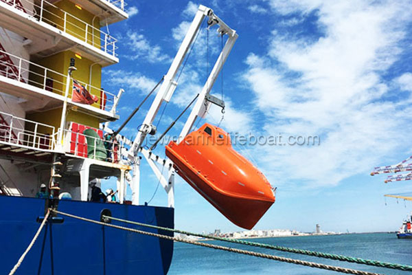 Lauching-appliance-of free-fall-lifeboat-1