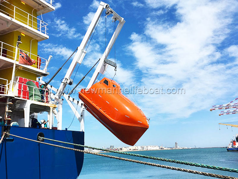 емкость морской спасательной шлюпки.jpg